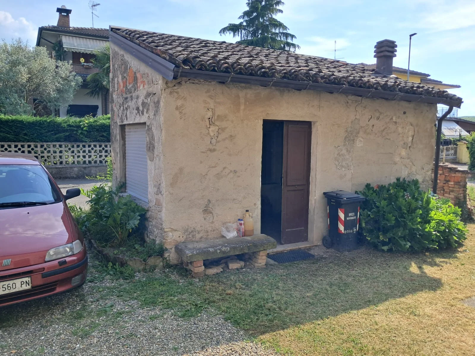 Casa di Corte con Giardino e Box