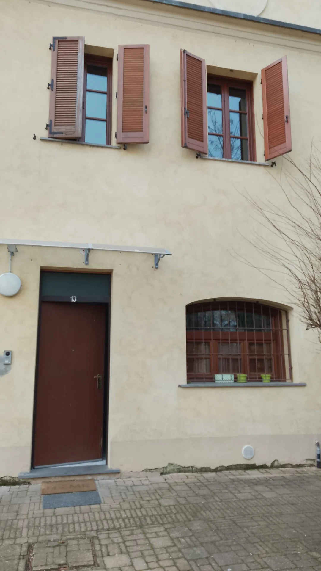 Pontenure, soluzione con ingresso privato, mansarda e garage
