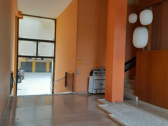 Luminoso appartamento al piano alto con balconi e cantina
