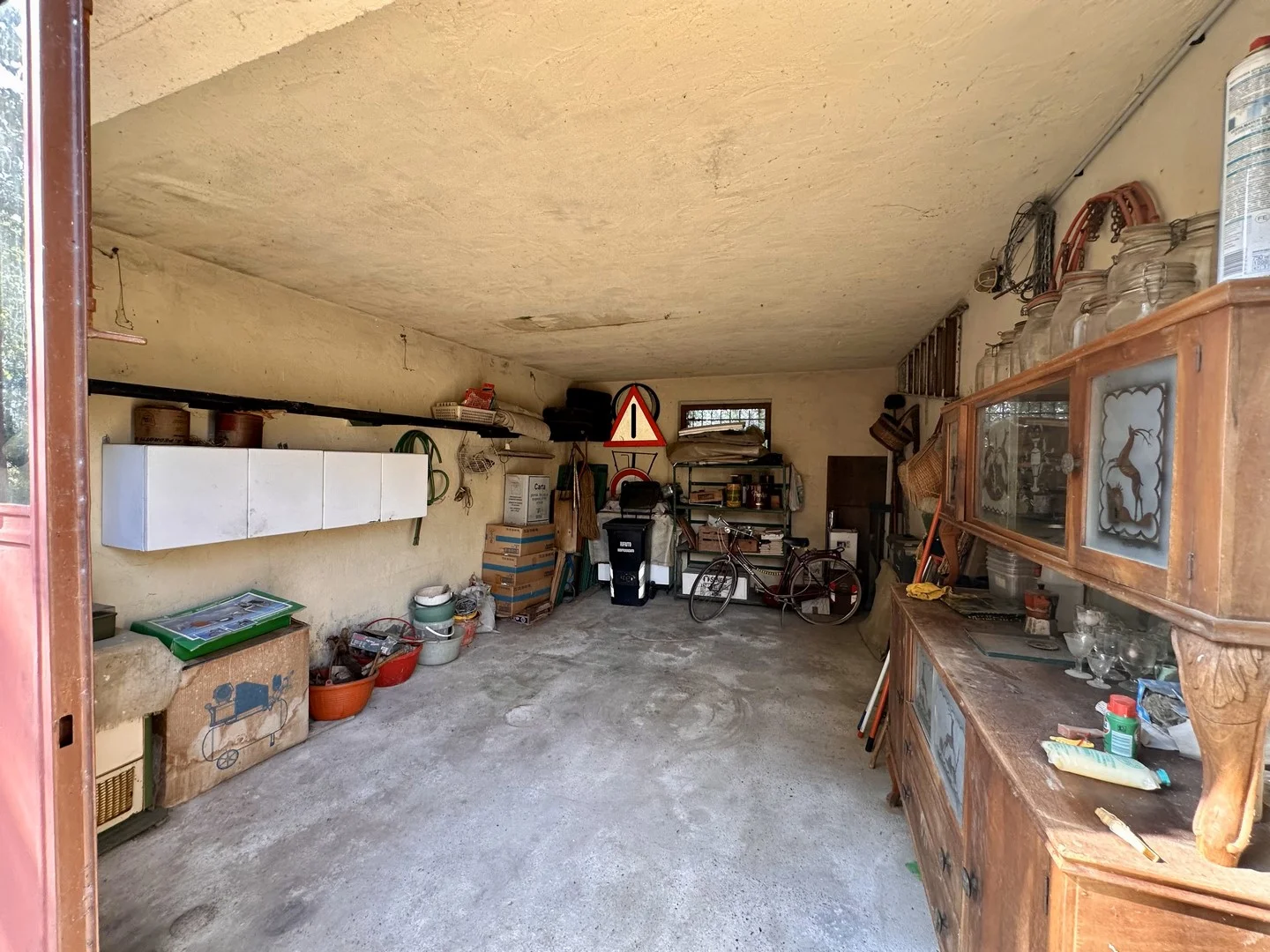 Casa indipendente con terrazza panoramica, deposito e terreno nelle colline della Val Tidone