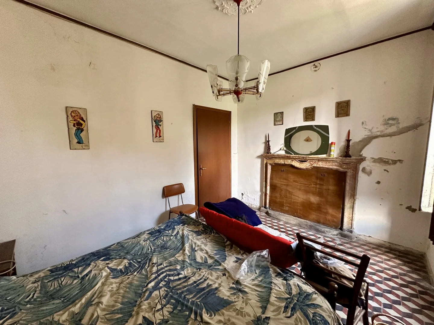 Casa indipendente con terrazza panoramica, deposito e terreno nelle colline della Val Tidone