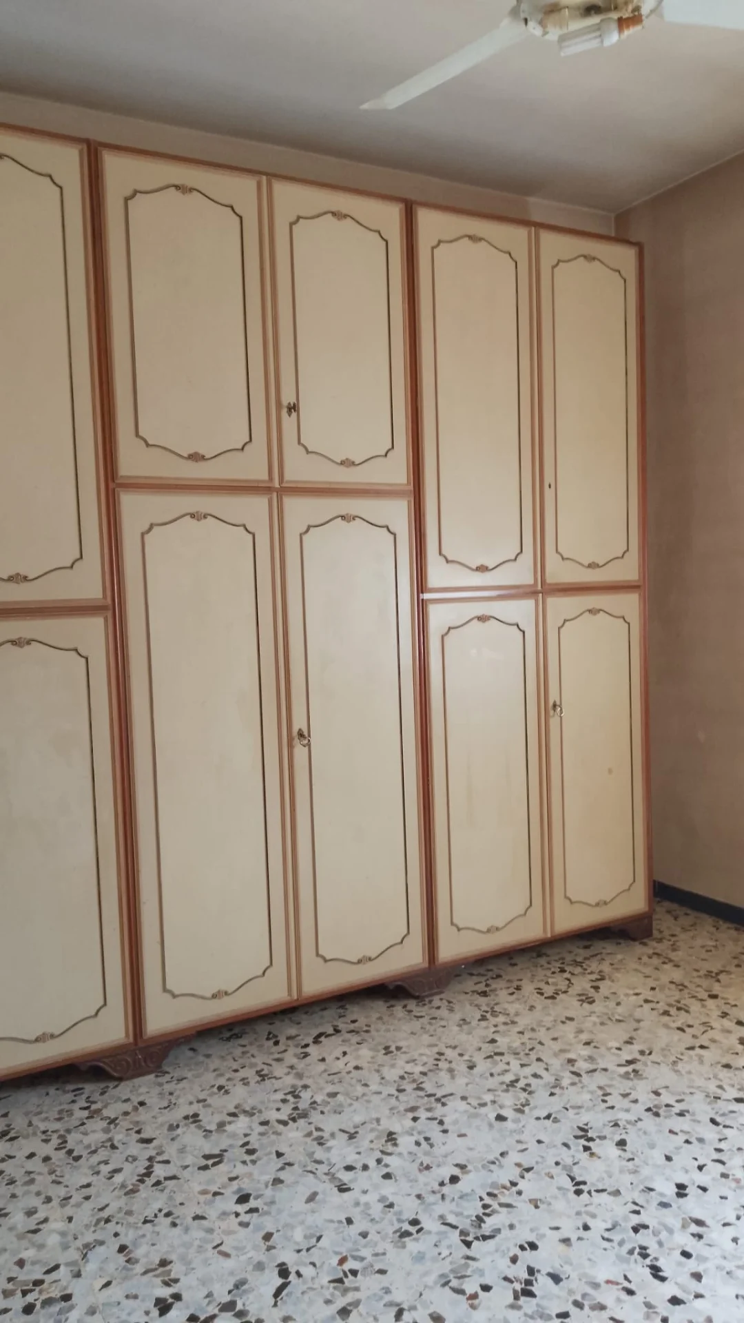 Ampio appartamento al piano terra con box e cantina – La Verza