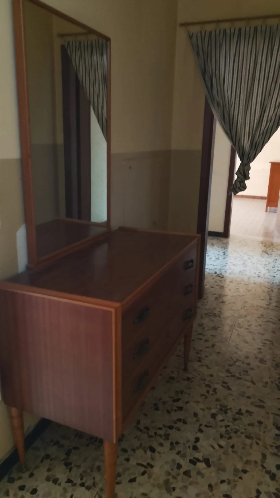 Ampio appartamento al piano terra con box e cantina – La Verza
