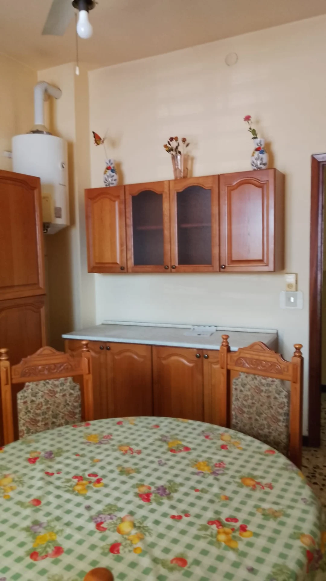 Ampio appartamento al piano terra con box e cantina – La Verza