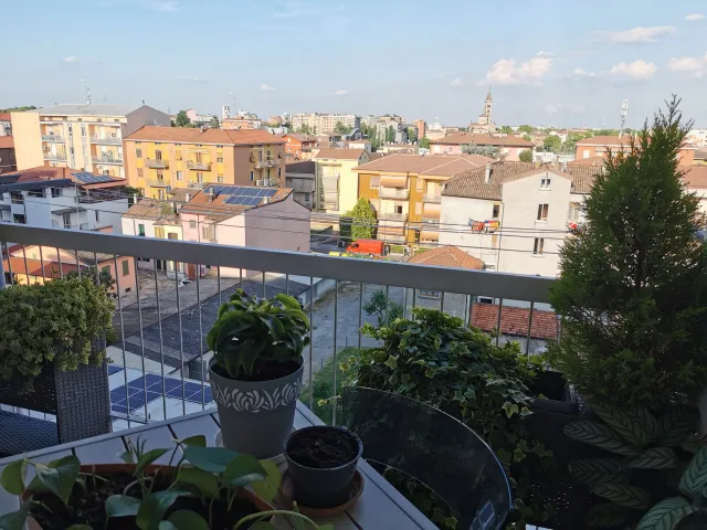 Bilocale luminoso ristrutturato con terrazza coperta panoramica