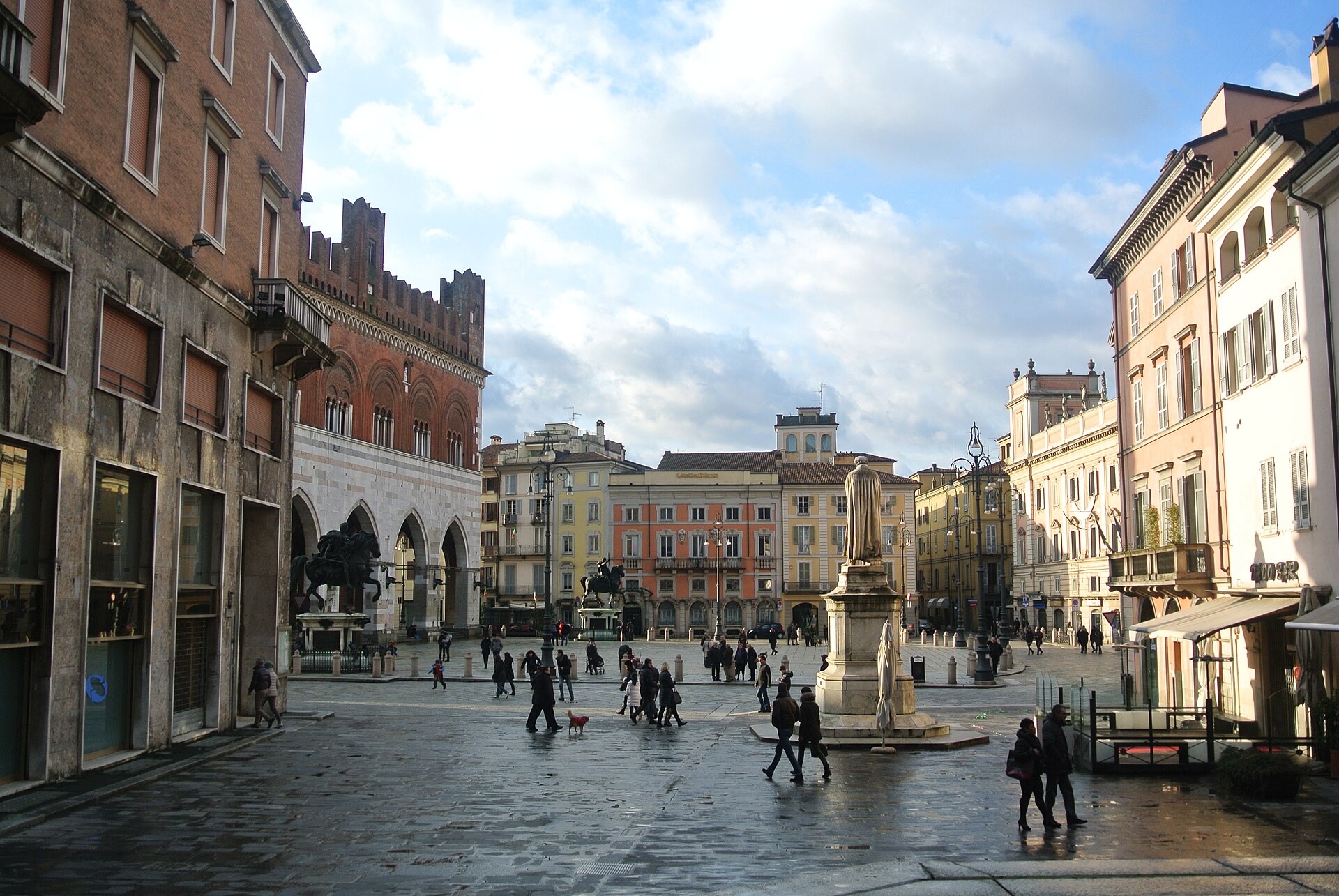 Vivere nel centro storico di Piacenza: pro e contro